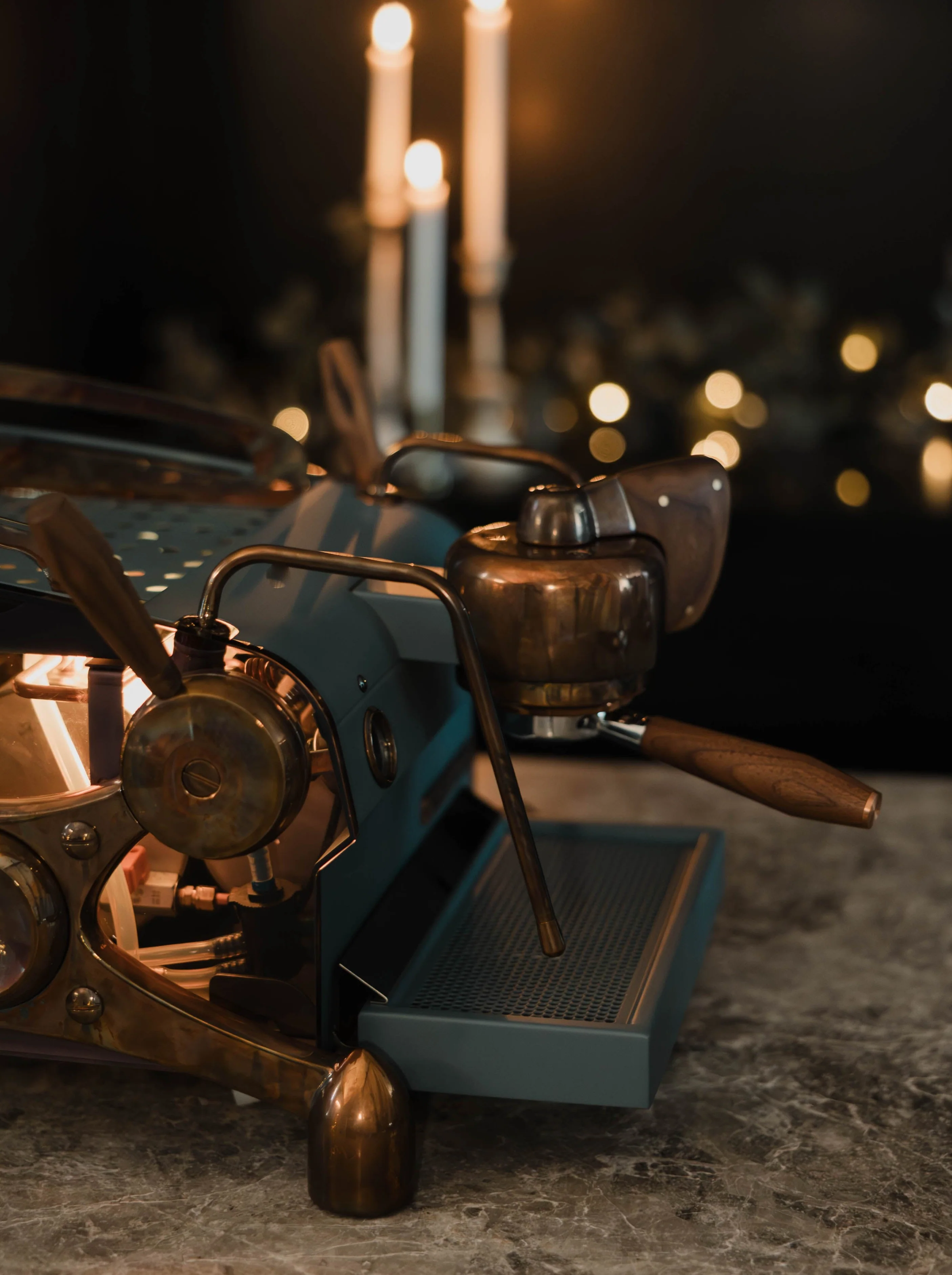 Carollers at Dusk (SLAYER Espresso Single Group) - Specht Christmas, 2023 - Image 2