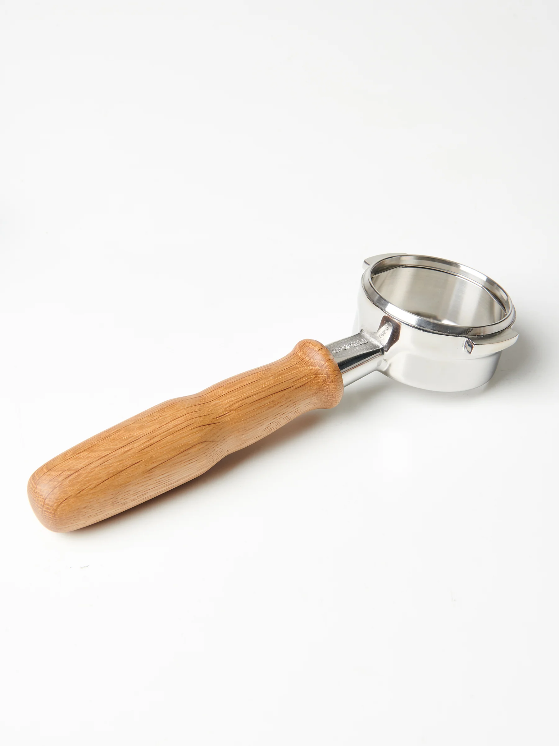 Pesado Bottomless Portafilter With Wooden Handle - Image 4