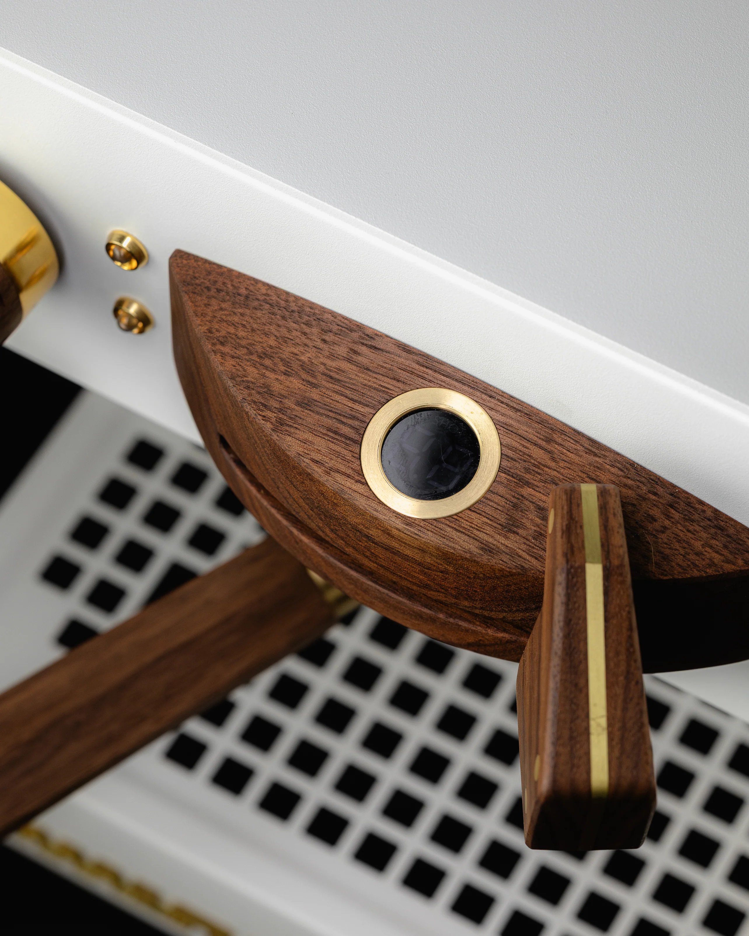 White & Gold Linea Mini (2020 Model) - Preowned - Image 5